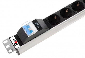 Блок распределения питания Rem R-32-3S-5C13-A-440-K гор.размещ. 3xSchuko 5xC13 базовые 2x16A клеммная колодка