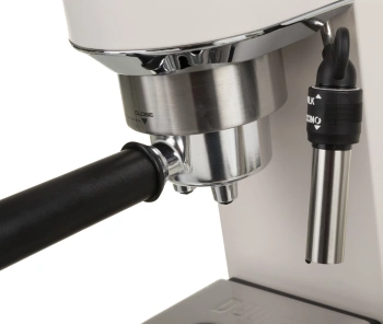 Кофеварка рожковая Delonghi EC685.W