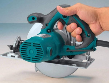 Циркулярная пила (дисковая) Makita HS7600