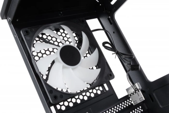 Корпус Aerocool Aero One Frost-G-BK-v1