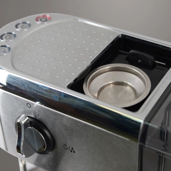 Кофеварка рожковая Polaris PCM 2001AE