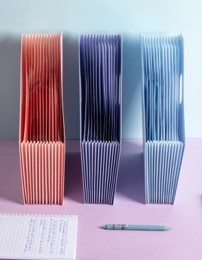 Папка с 13 прозр.вклад. Deli EB41102 A4 полипропилен ассорти с ручками