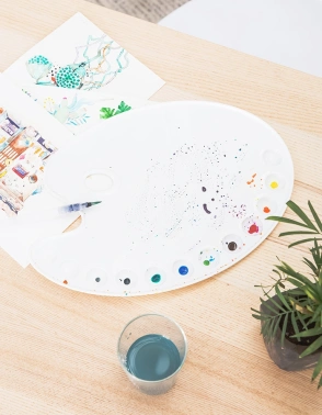 Палитра для смешивания красок Deli 68300 эллипс 400x290мм пластик