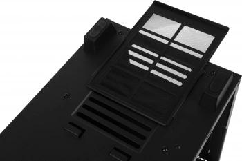 Корпус Gigabyte AORUS C300 GB-AC300G