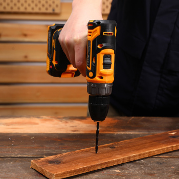 Дрель-шуруповерт Deko DKCD20FU-Li