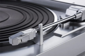 Проигрыватель винила Denon DP-29F