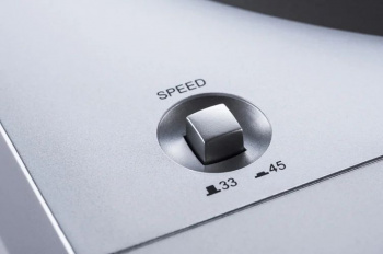 Проигрыватель винила Denon DP-29F