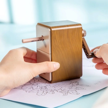 Точилка для карандашей механическая Deli  71160Brown