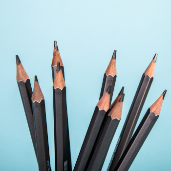 Карандаш ч/г Deli  EC005-2B