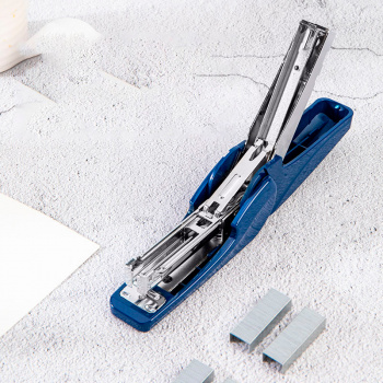 Степлер Deli 0421BLUE