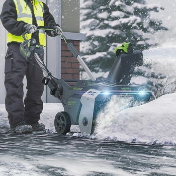 Снегоуборщик электр. Greenworks  GD82ST