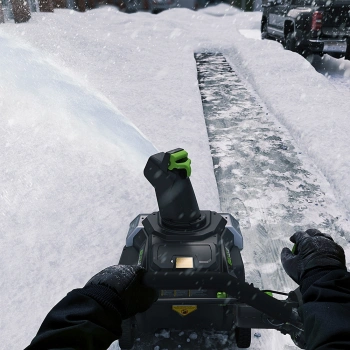 Снегоуборщик электр. Greenworks  GD82ST