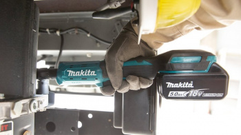 Гайковерт Makita DWR180Z