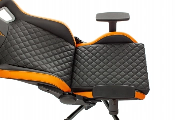 Кресло игровое Knight  Outrider