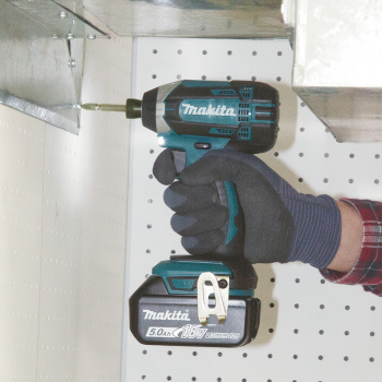 Шуруповерт Makita DTD152Z