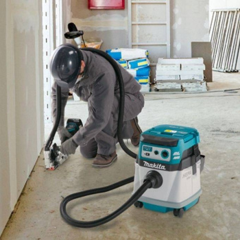 Строительный пылесос Makita DVC150LZ