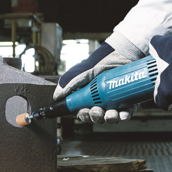 Гравер Makita GD0603