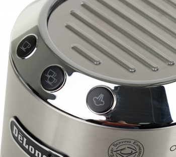 Кофеварка рожковая Delonghi EC685.M