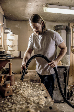 Строительный пылесос Karcher WD 2 Plus S V-15/4/18