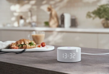 Умная колонка Yandex Станция Мини с часами