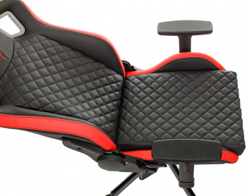 Кресло игровое Knight Outrider черный, красный ромбик эко.кожа с подголов. крестовина металл