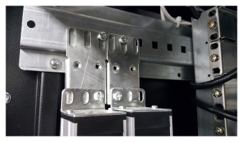 Блок распределения питания Rem R-16-25S-I-1820-3 верт.размещ. 25xSchuko базовые 16A Schuko 3м