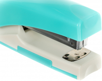 Степлер ручной Kw-Trio 055G9BLUE 24/6 26/6 (20листов) снижение усилия голубой/белый 100скоб металл коробка