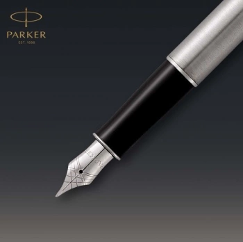 Ручка перьев. Parker Sonnet Core F526