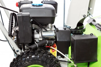 Снегоуборщик бензин. RedVerg RD-SB56/7EB