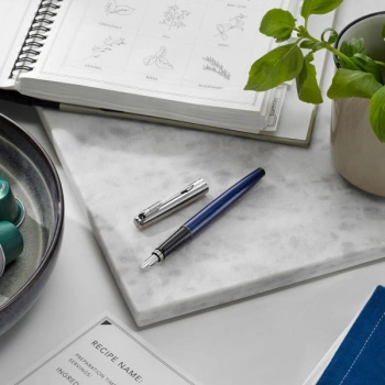 Ручка перьев. Parker Jotter Core F63