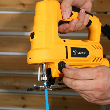 Лобзик Deko DKJS1000 Laser