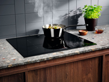 Индукционная варочная поверхность Electrolux EIS62443