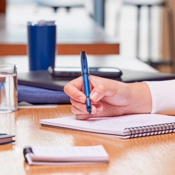 Ручка перьев. Parker IM Monochrome F328