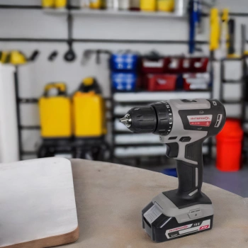 Дрель-шуруповерт Интерскол ДА-10/18В