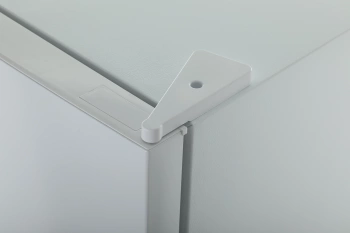 Холодильник SunWind SCC373