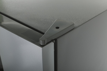 Холодильник SunWind SCC356