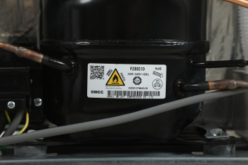 Холодильник SunWind SCC356