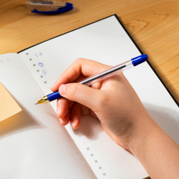 Ручка шариков. Deli Arris Golden CQ40-BL