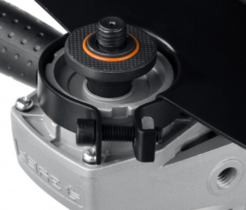 Углошлифовальная машина Зубр Мастер УШМ-230-2605 П