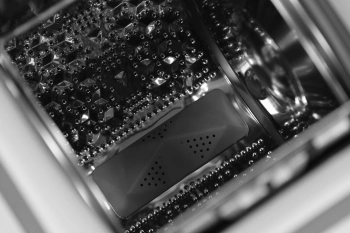 Стиральная машина Midea MFE12W75B/W-C