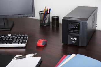 Источник бесперебойного питания APC Smart-UPS SMT750IC