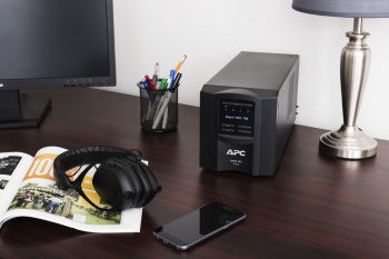 Источник бесперебойного питания APC Smart-UPS SMT750IC