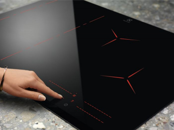 Индукционная варочная поверхность Electrolux EIP6446