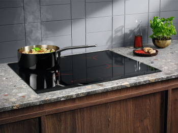 Индукционная варочная поверхность Electrolux EIP6446