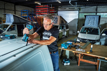 Многофункциональный инструмент Makita DTM52RTJX1