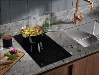 Индукционная варочная поверхность Electrolux LIT30230C