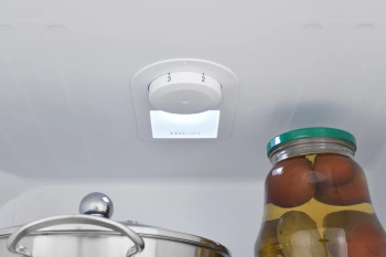 Холодильник Indesit IBH 18