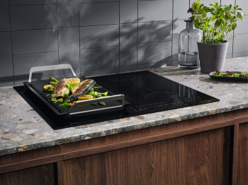 Индукционная варочная поверхность Electrolux EIV634