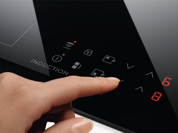 Индукционная варочная поверхность Electrolux LIT30231C