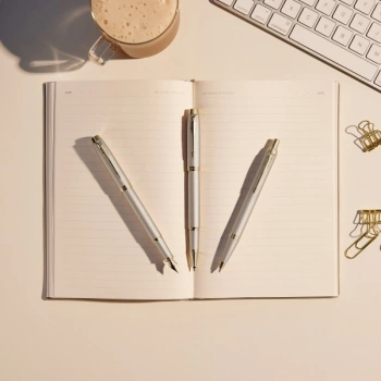 Ручка перьев. Parker IM Monochrome F328